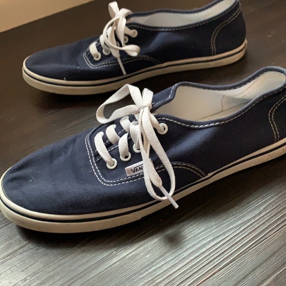 Vans - Picture 4 of 6